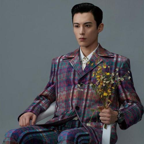 王鹤棣吃瓜的眼神娱乐